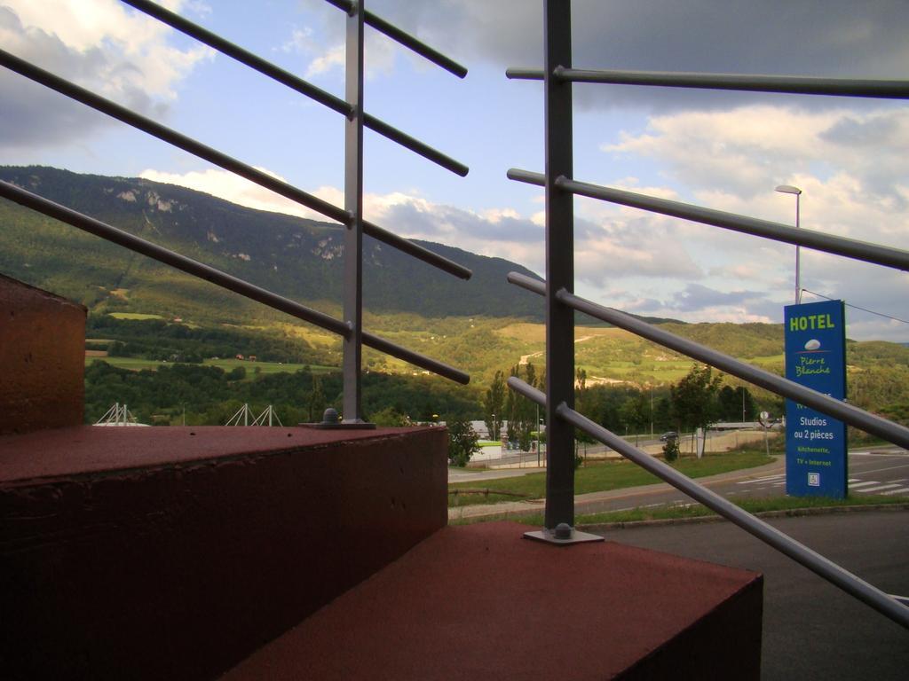Hotel Pierre Blanche Chatillon-en-Michaille ห้อง รูปภาพ
