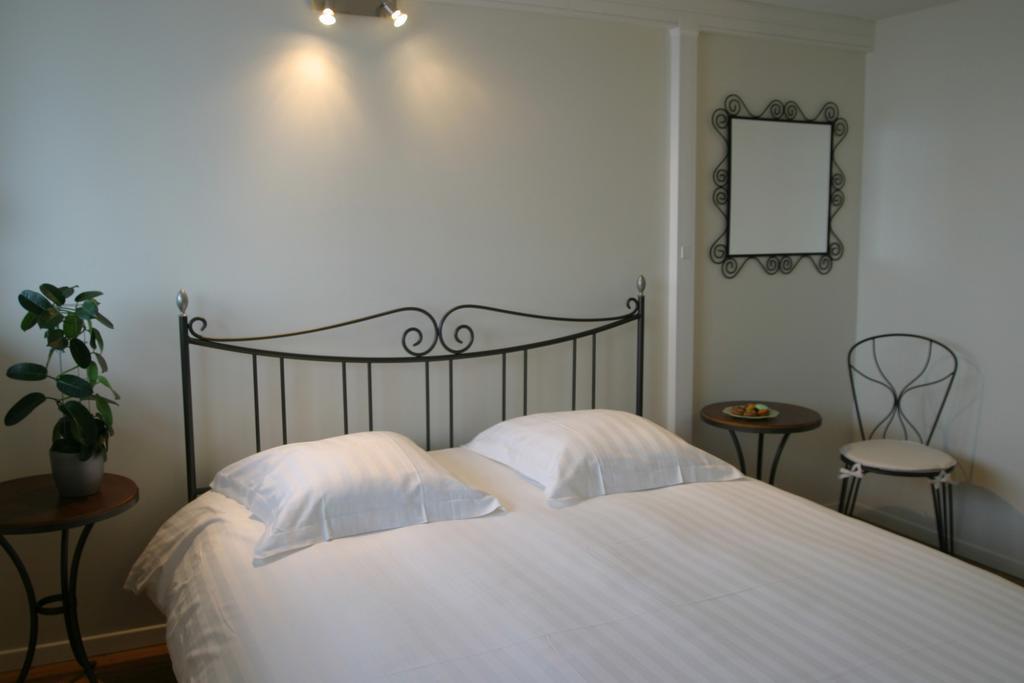 Hotel Pierre Blanche Chatillon-en-Michaille ห้อง รูปภาพ